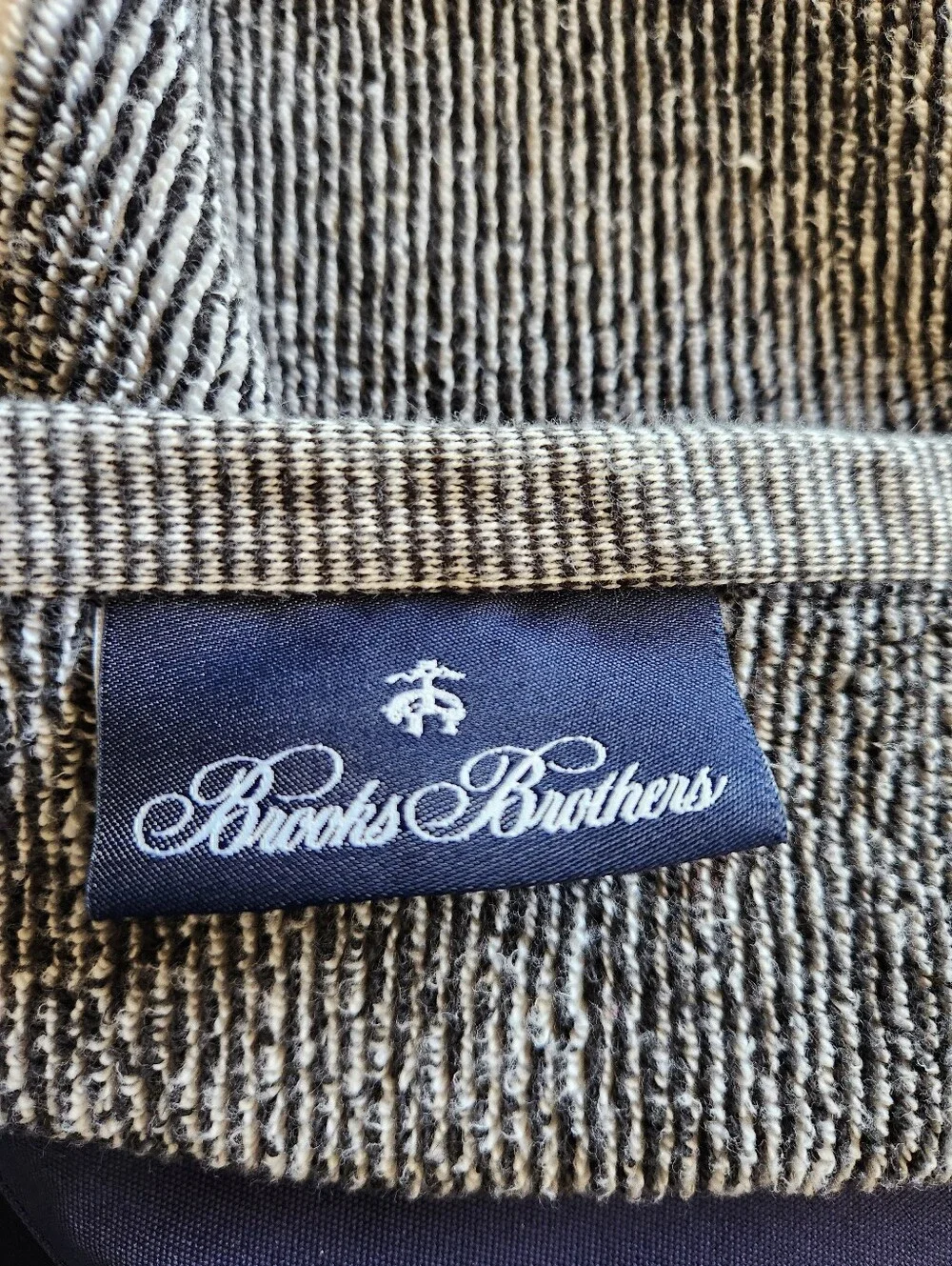Brooks Brothers up sale